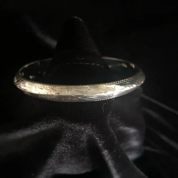 Silver Hinged Cuff Bracelet, 925 Thai Silver - Picture 3 of 9